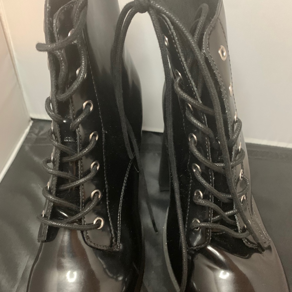 Black lace up bootie.